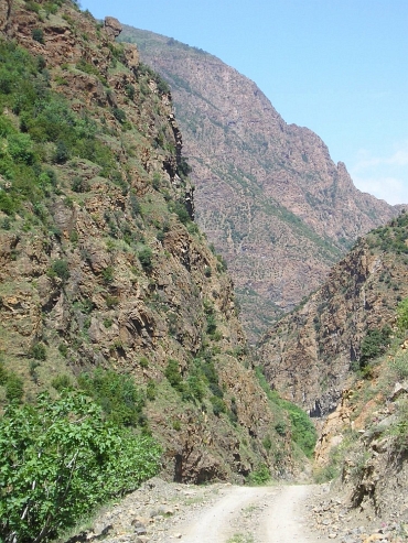 Het kloofdal tussen Gramsh en Korçë