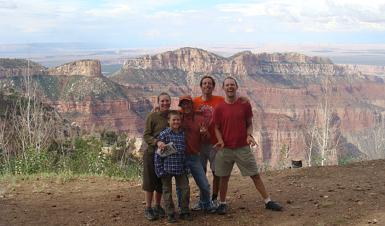 Stephen, Nancy, Tom, Frank en ik bij de Grand Canyon