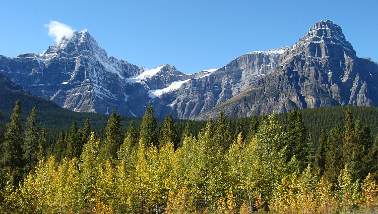 Landscape around the Icefields Parkway