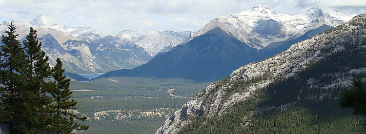 Uitzicht van een bergtop bij Banff