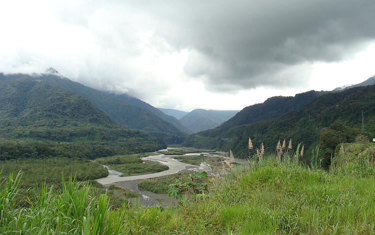 On the descent from Baños into the jungle