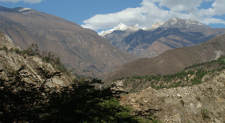 Het dal van de Rio Santa en de bergen van de Cordillera Blanca