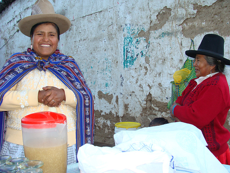 Verkoopsters van quinoa in Carhuaz