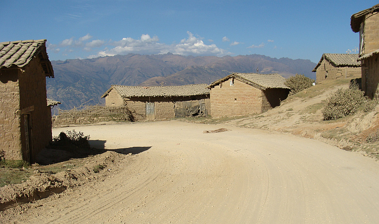Adobe houses on the descent to Abancay