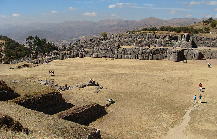 De Incaruïnes van Sacsayhuamán