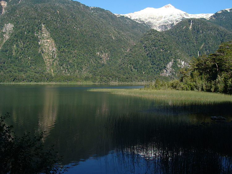 Lake between Villa Amengual and Villa Mañihuales