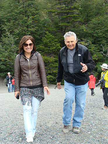 The way we walk: Bob en Margarita zijn iets van plan met de Eenzame Fietser