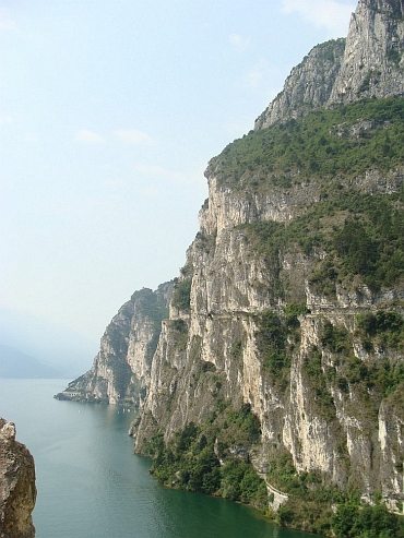 The mountainbike trail down to Lake Garda