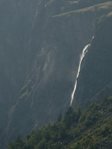 Waterfall on the descent to Bourg d'Oisans