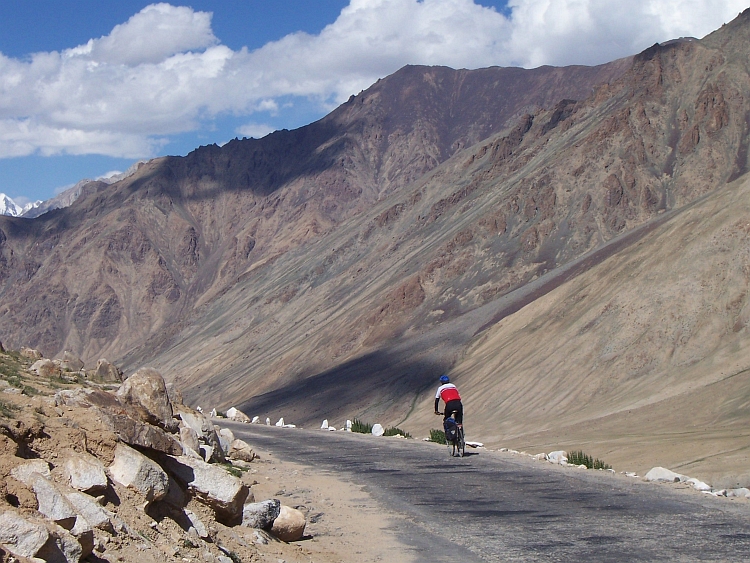 Sixty kilometers downhill to the Shyok & Nubra Valleys