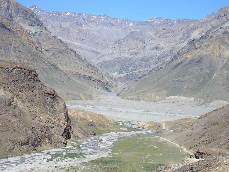 Descent of the Kunzum La