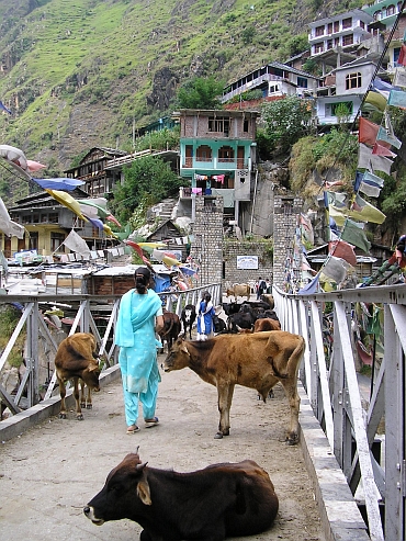 Brug over de Parvati in Manikaran