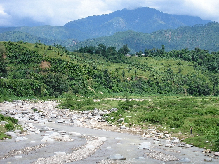 Between the Himalayas and the Indian Plains