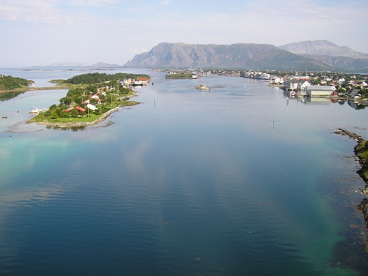 Uitzicht van de Brønnøysund brug
