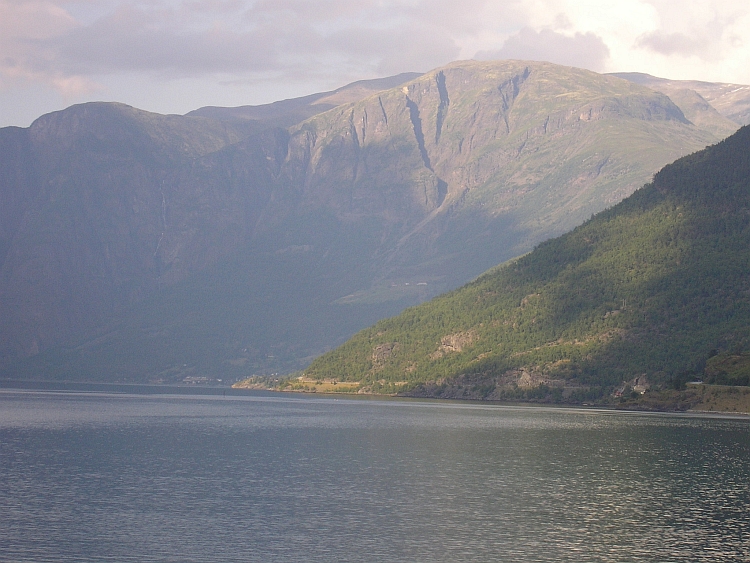 Het Aurlandsfjord, einde van de Rallarvegen