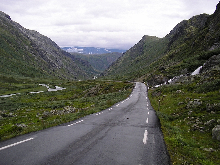 The descent from Sognefjellet to Lom