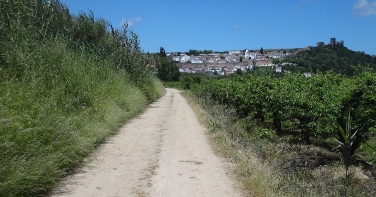 De weg uit Óbidos