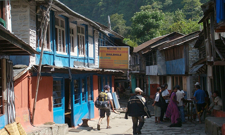 Willem passes the village of Bhulbhule