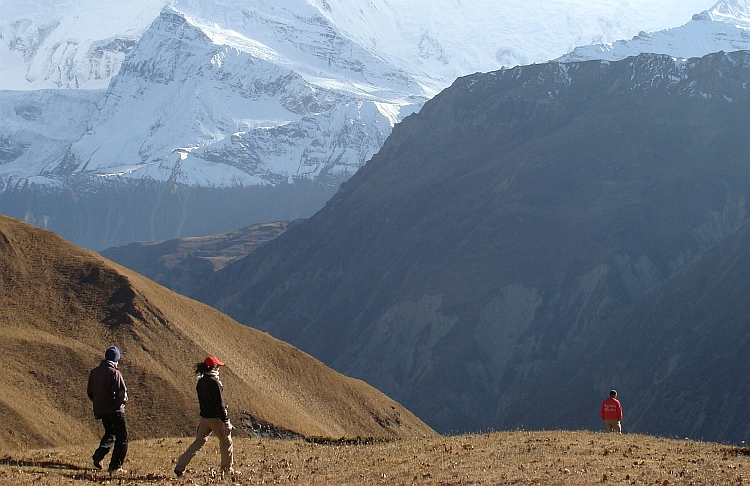 Shiv, Shannon and Willem going down to Yak Kharka