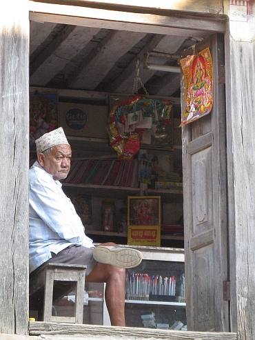 Winkeleigenaar in Bandipur