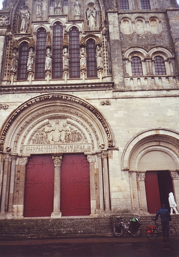 Vézélay, an important starting point of the way to Compostela