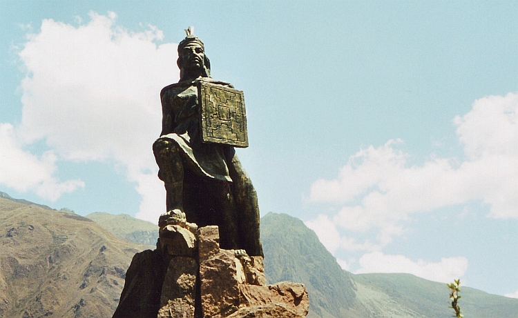 Inca standbbeld in Ollantaytambo